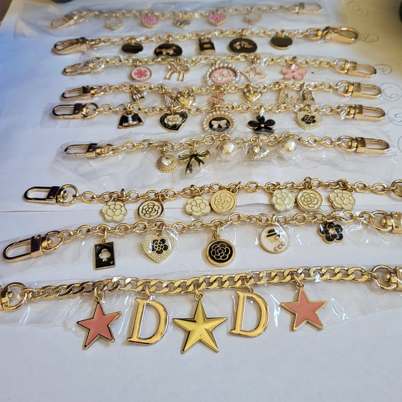 High-quality classic bagcharms/ strap extenders with lobster clasp. - Picture 1 of 13